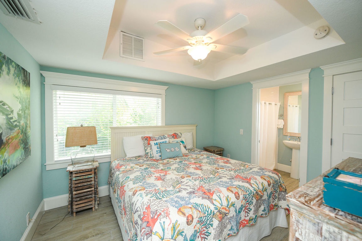 Bedroom 1, Beachfront Bungalow - AMI Locals