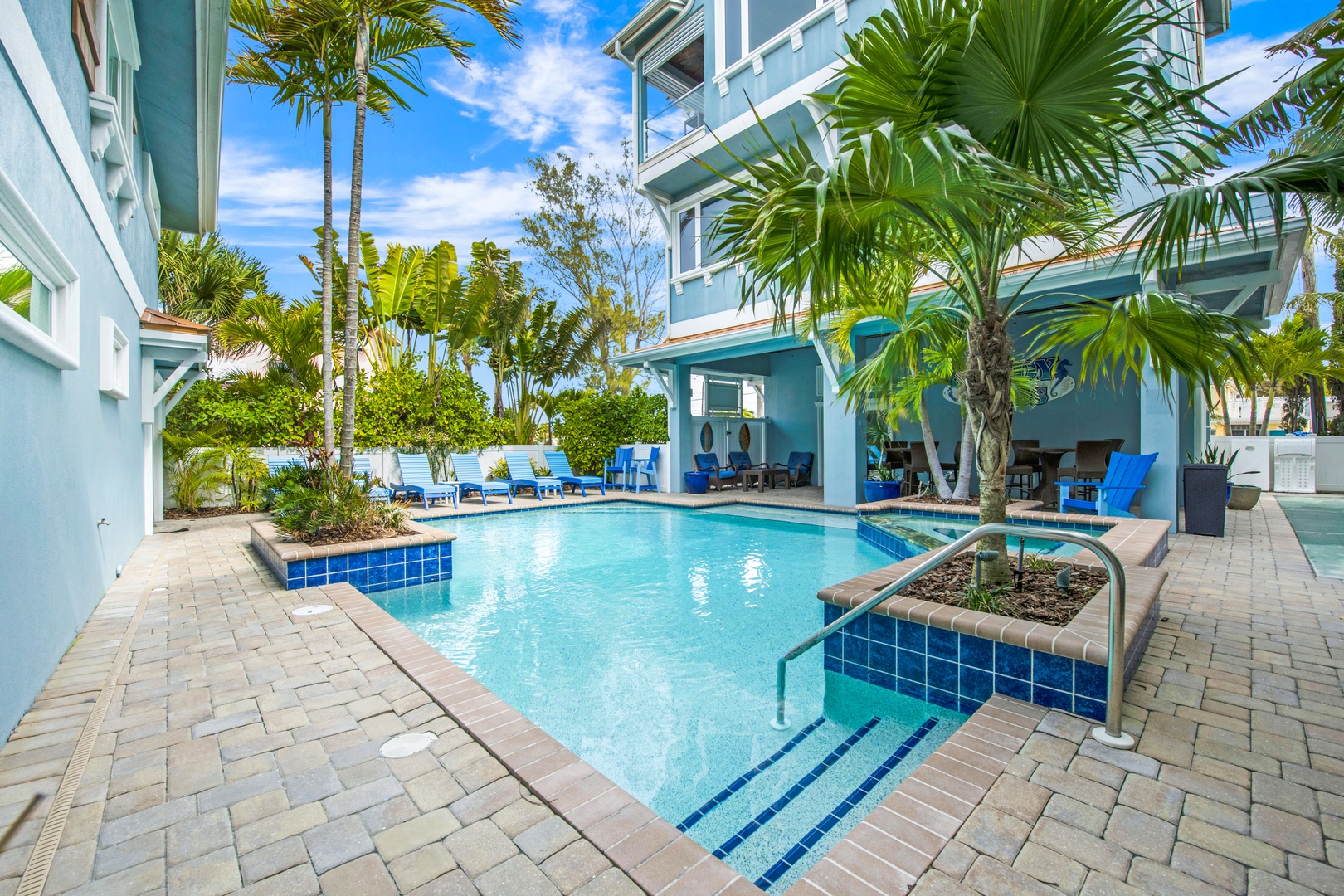 Large Private Pool - Between Side A and B