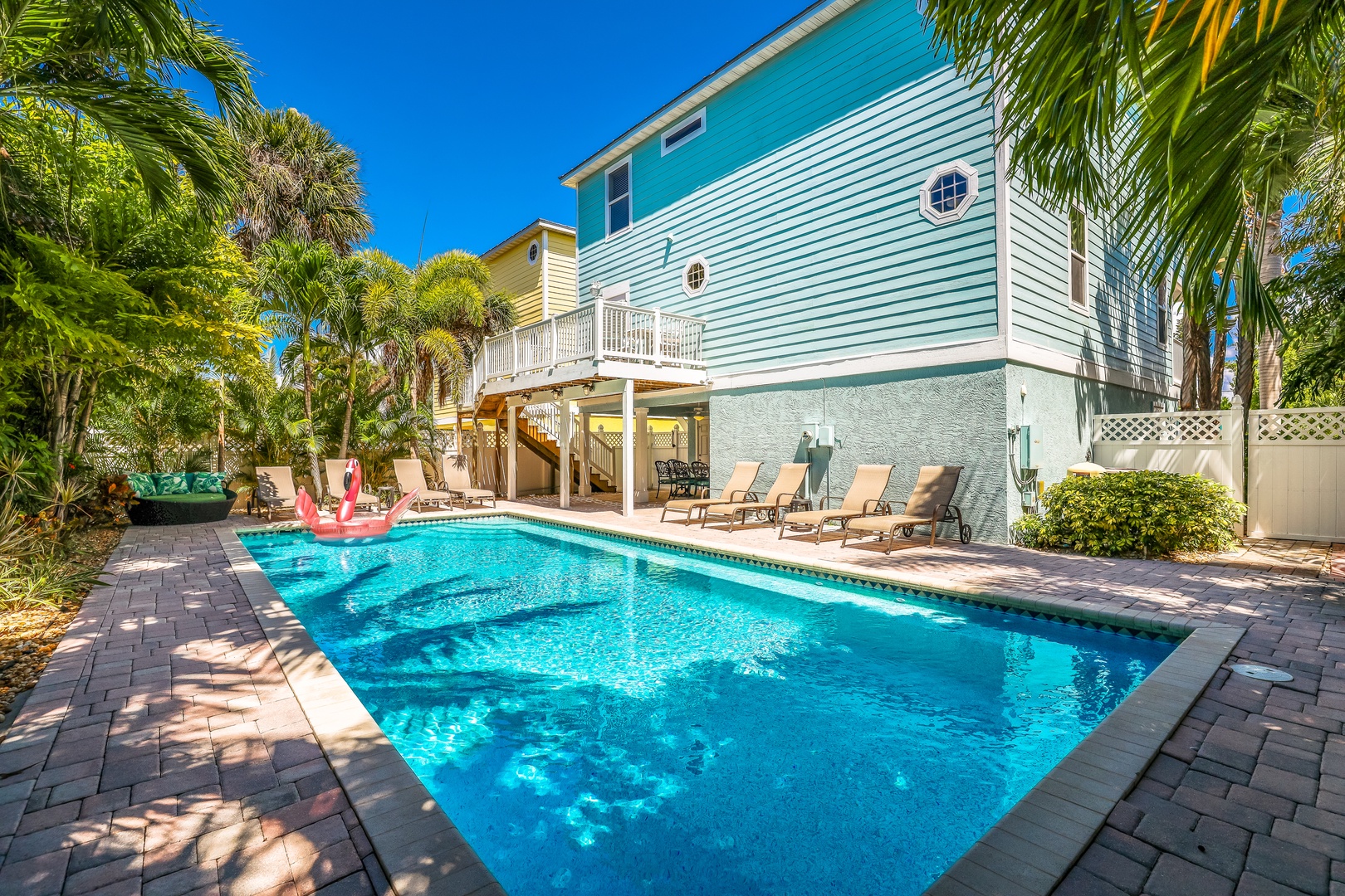 Beach Retreat-Anna Maria Island Accommodations