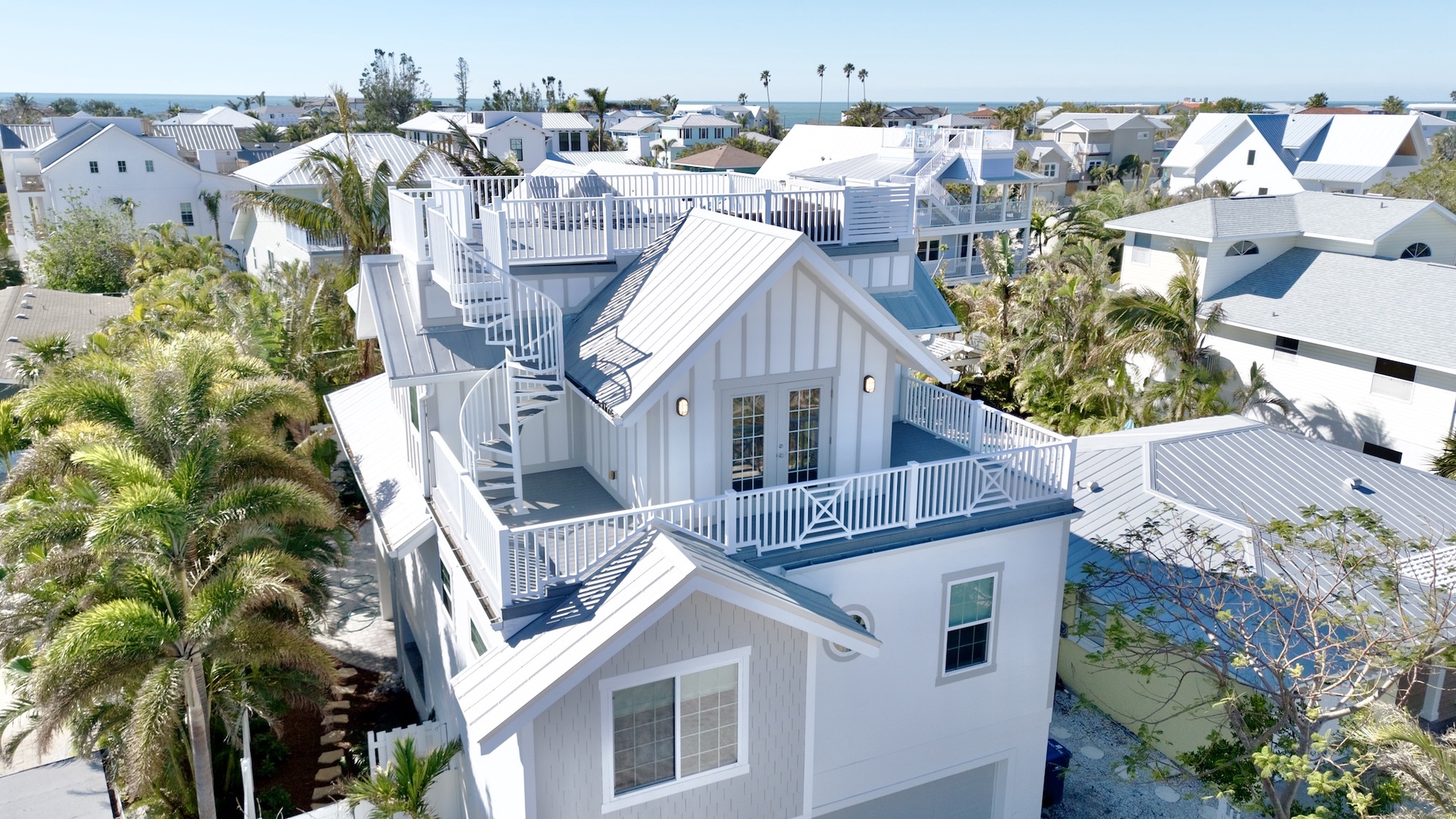 Coconut Breeze Estate by Anna Maria Island Accommodations