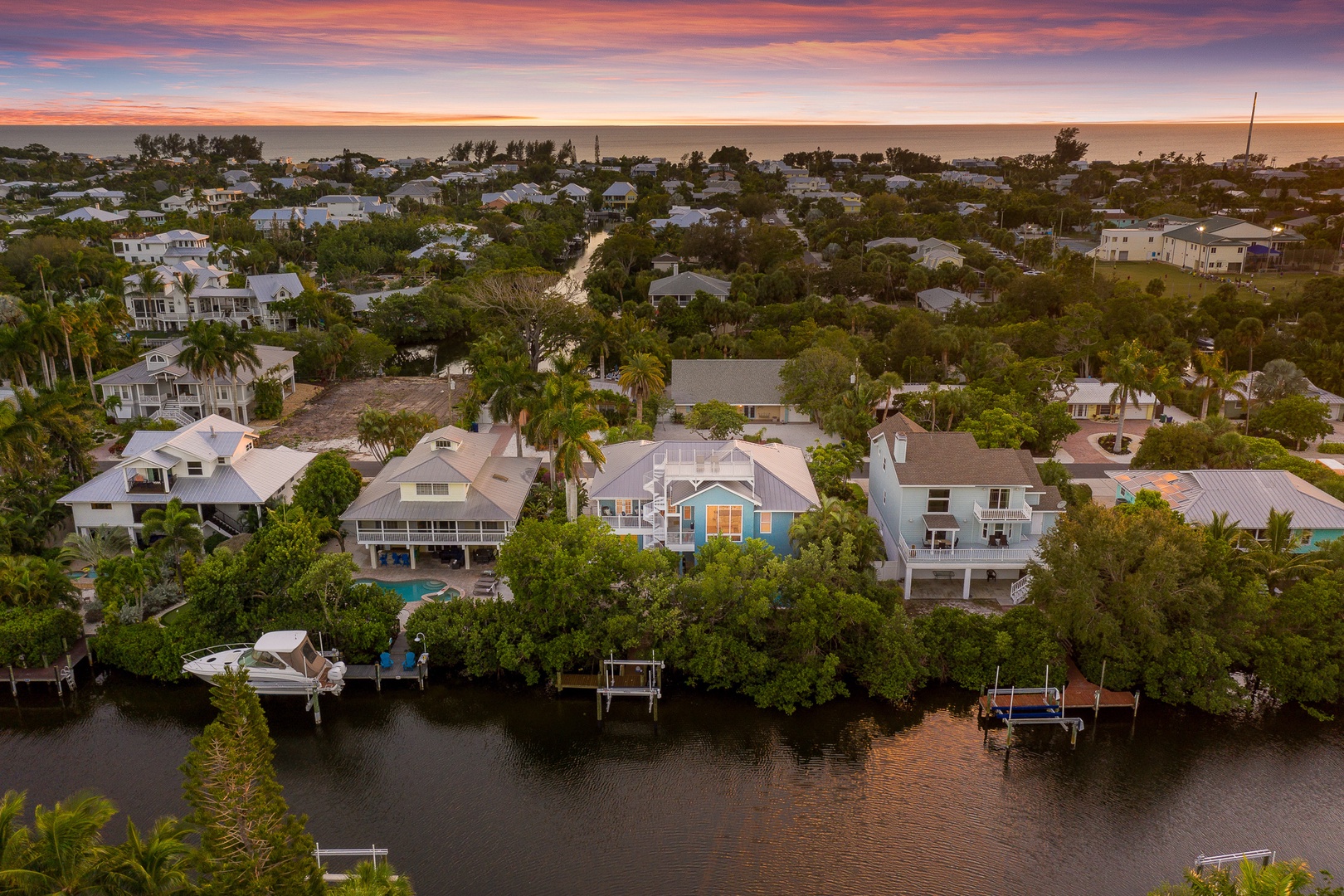 Silver King by Anna Maria Island Accommodations