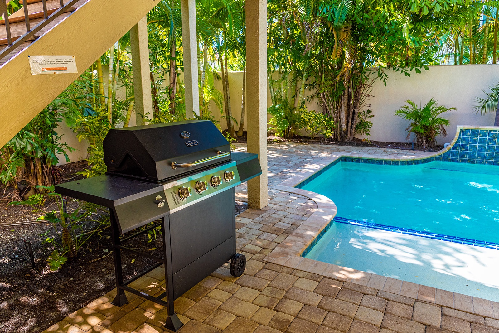Gas BBQ Grill for outdoor dining