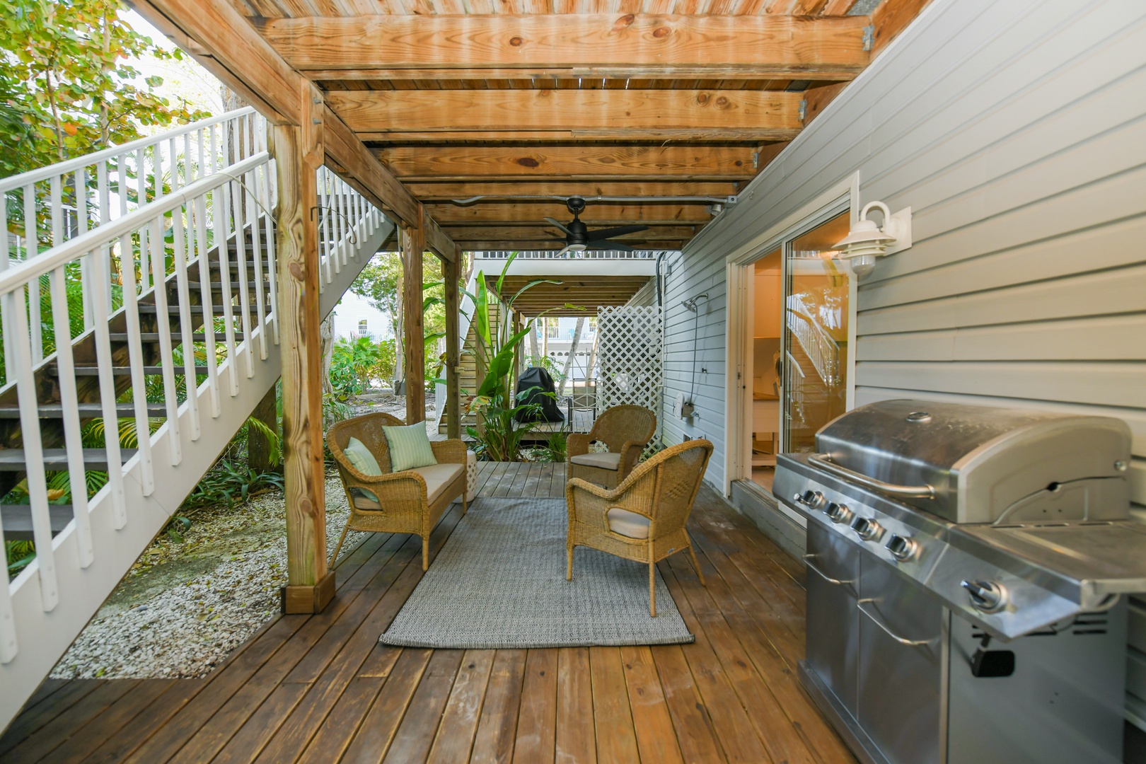 Outdoor Sitting Area - BBQ Grill