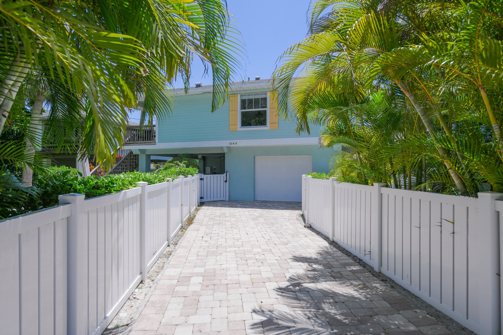 Beach Isle Driveway