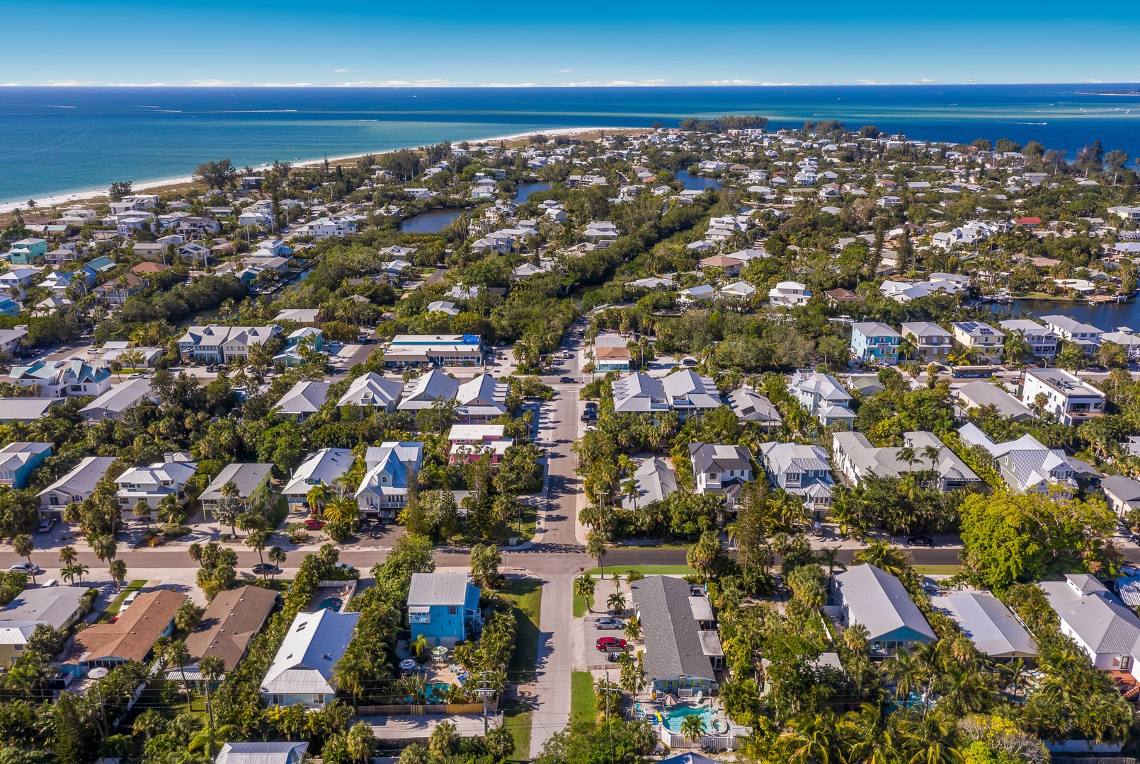 Beachcombers - By AMI Accommodations