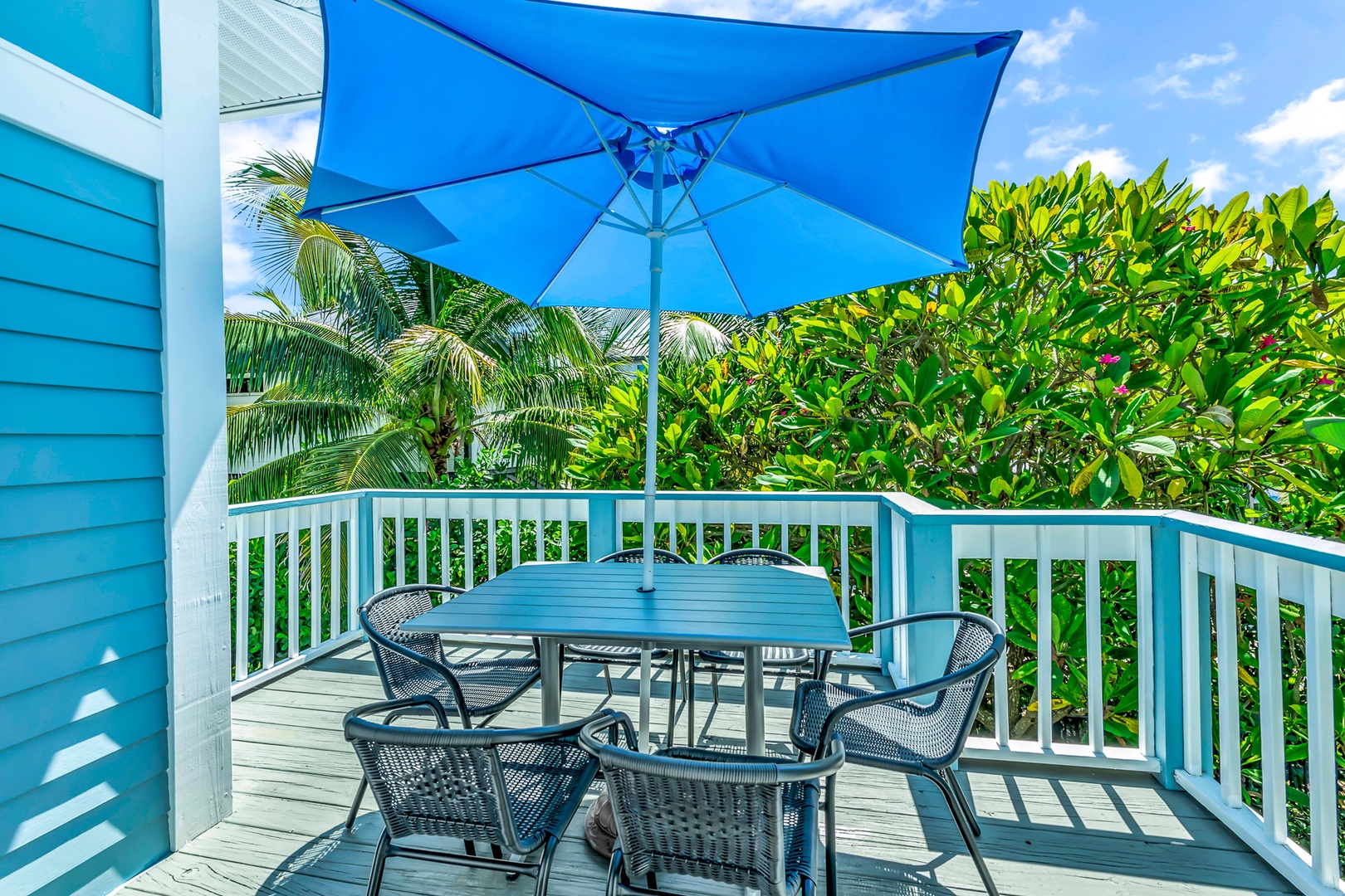 Balcony - Outdoor Dining