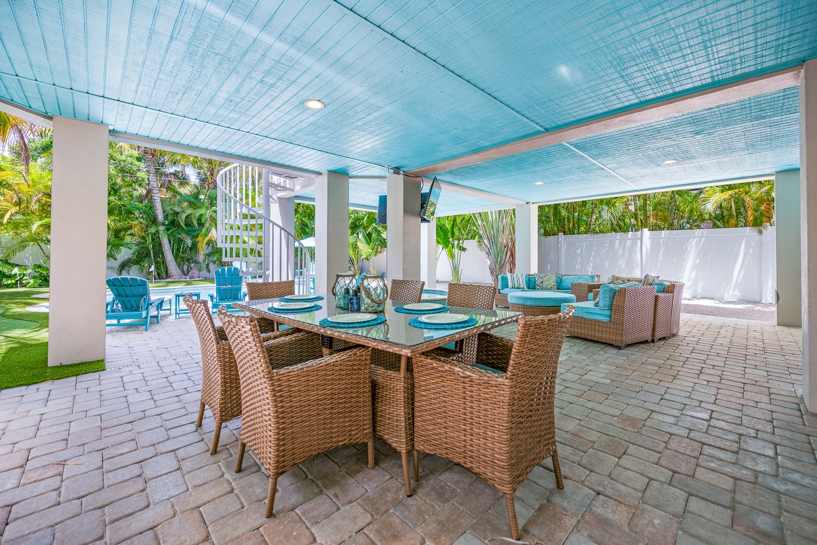 Outdoor Dining Area