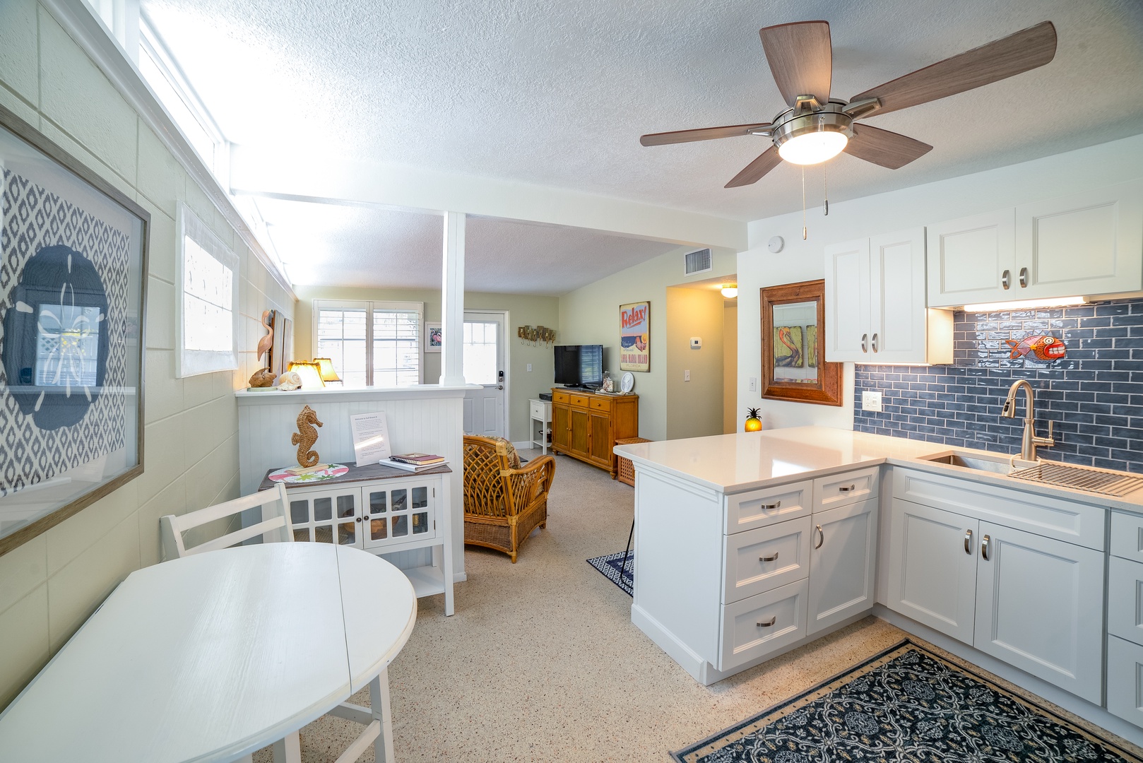 Kitchen & Living Area