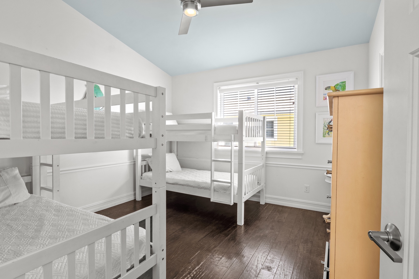 Fifth Bedroom, Two Twin/Twin Bunks