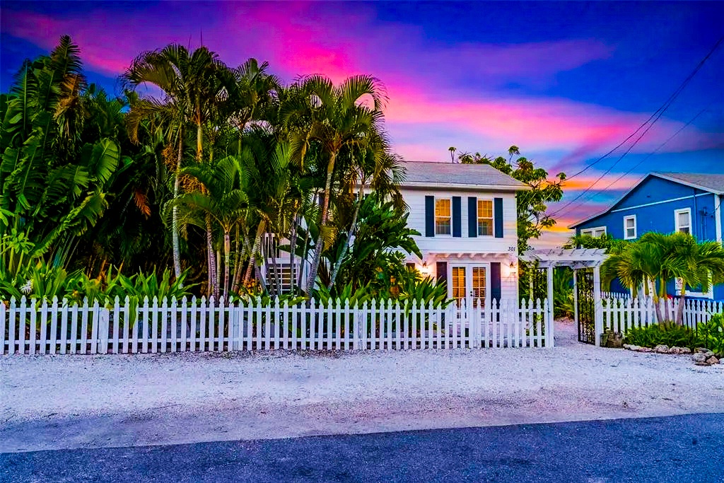 Seaside Haven by Anna Maria Island Accommodations