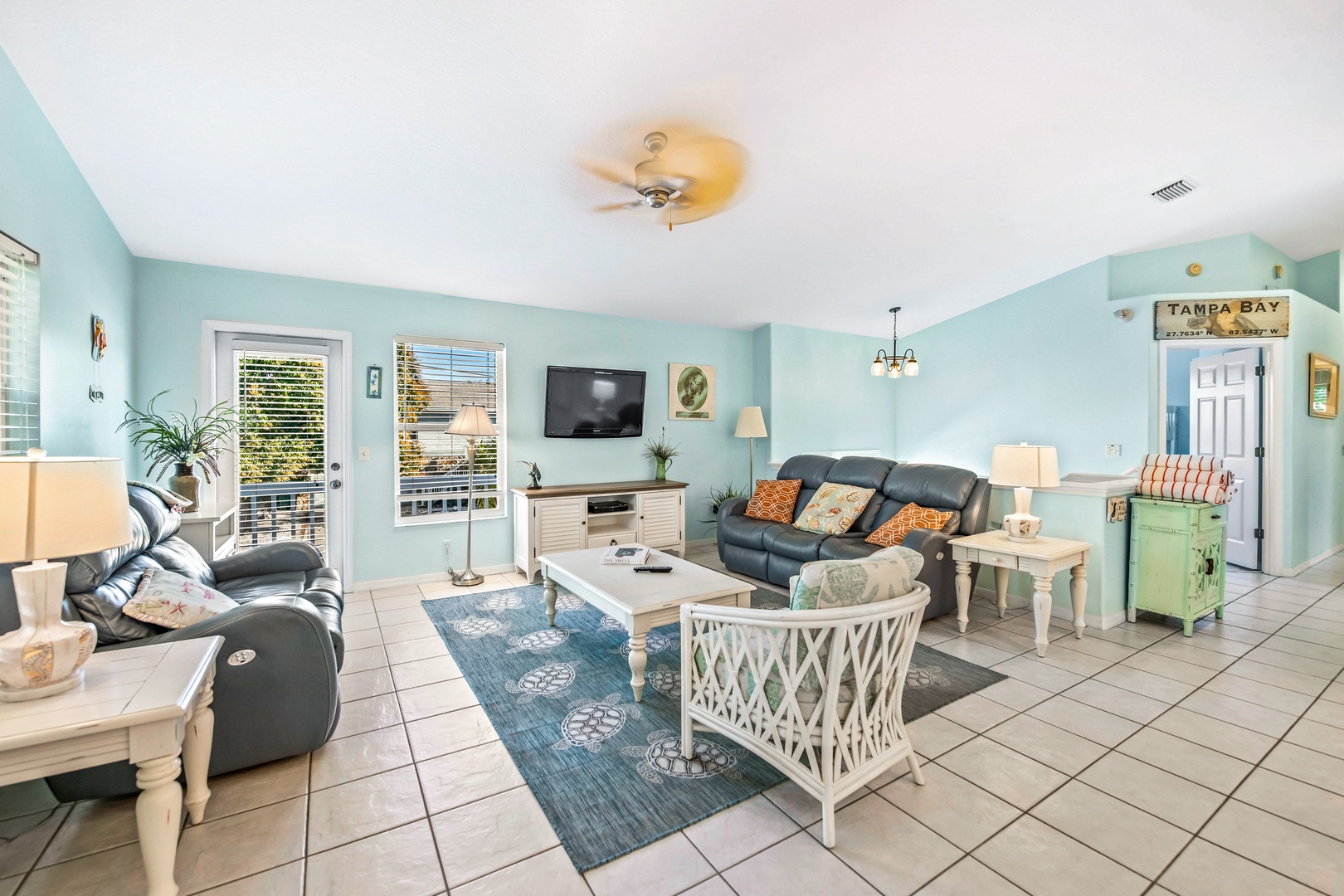 Living Area with Plenty of Seating