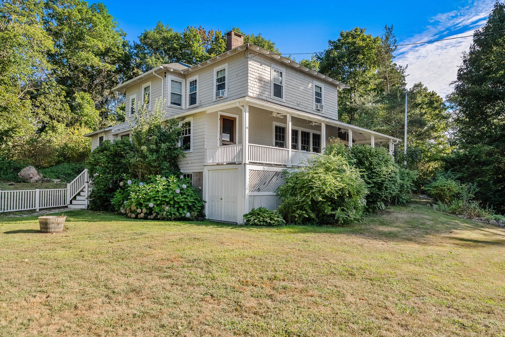 Entire view of the House