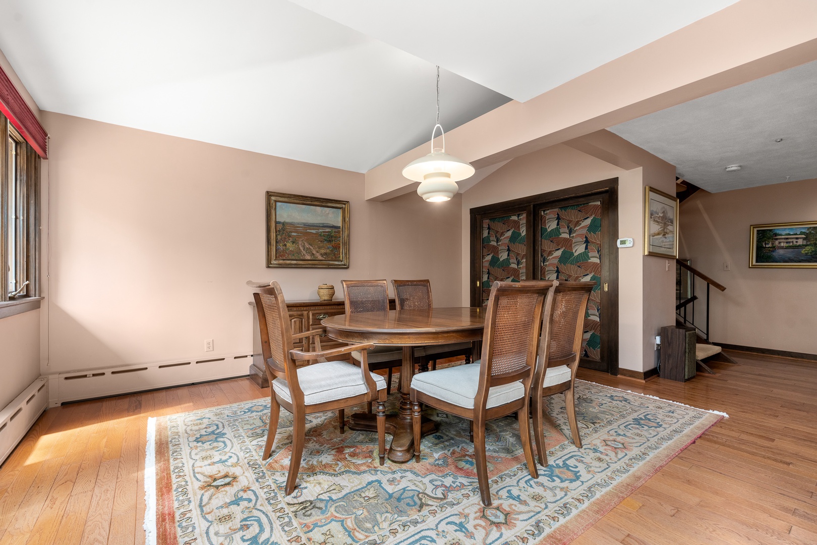 This formal dining room sits upto 6 comfortably.
