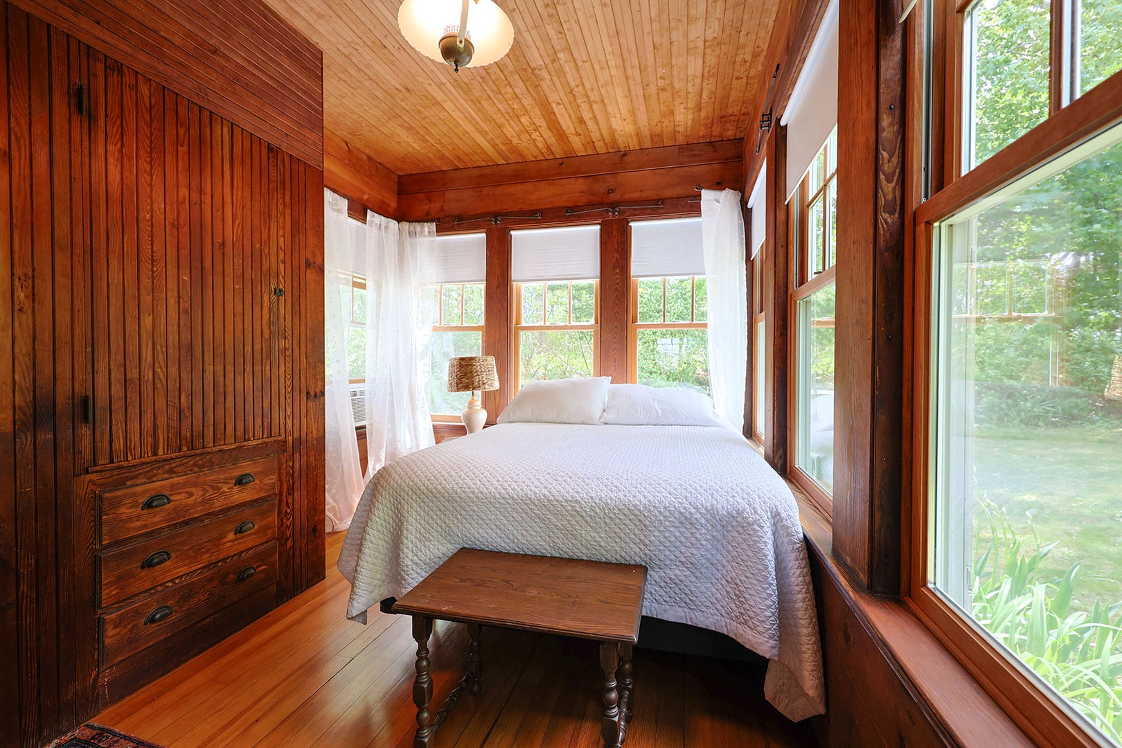 Queen Bedroom with pleasant views of the garden
