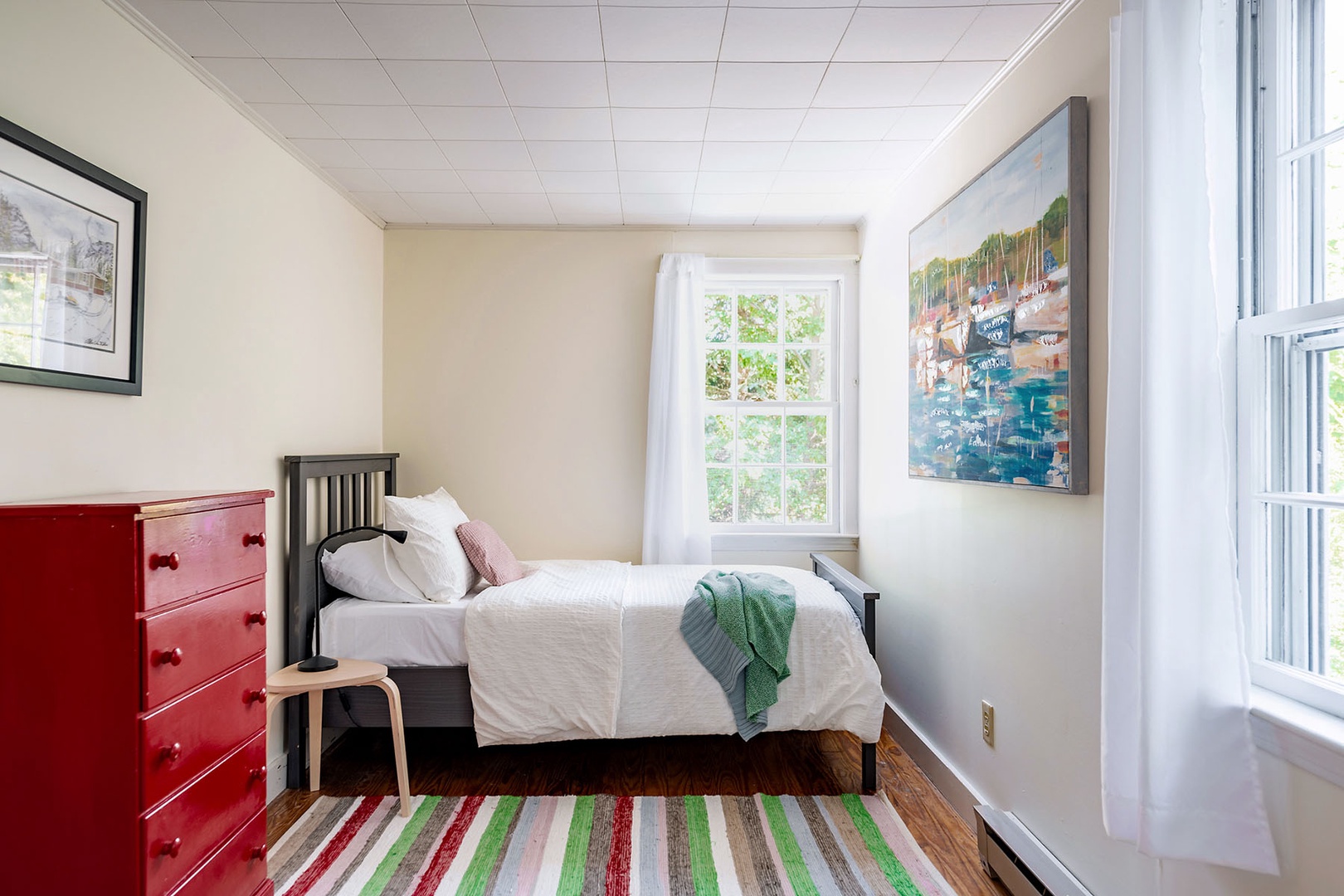 BR 4: Twin bedroom.