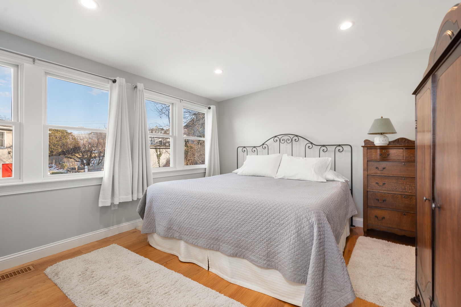 The primary king bedroom.