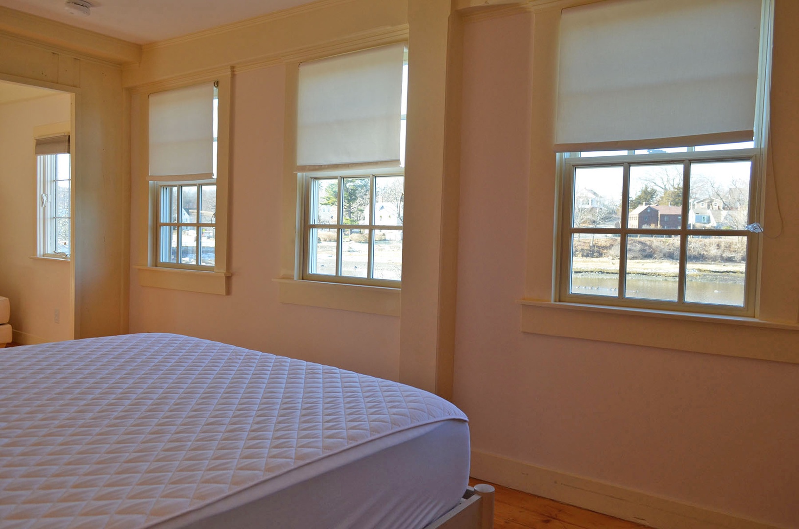 Wake up to the beautiful water views and natural light flowing in.