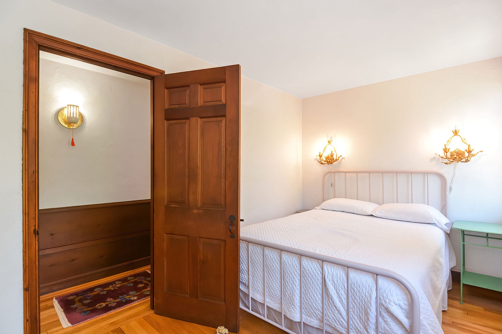 Bedroom 4: Queen bedroom.