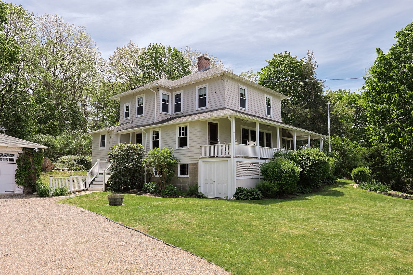 Entire view of the House