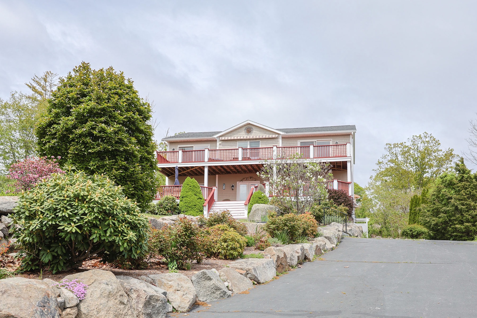View of the house from the driveway