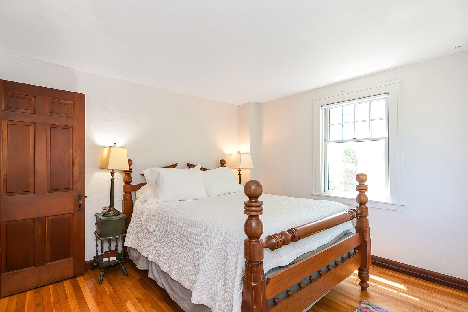 Bedroom 1: Queen bedroom.