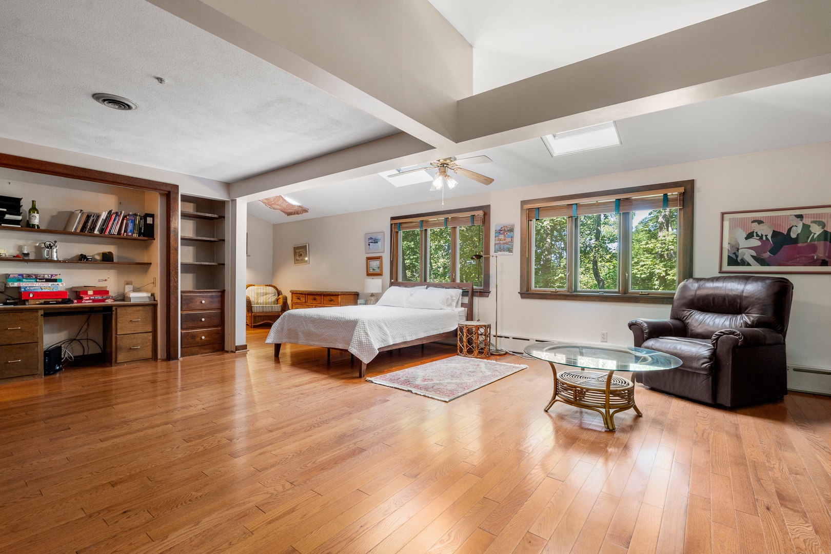 The second bedroom with a queen bed and a TV lounge.