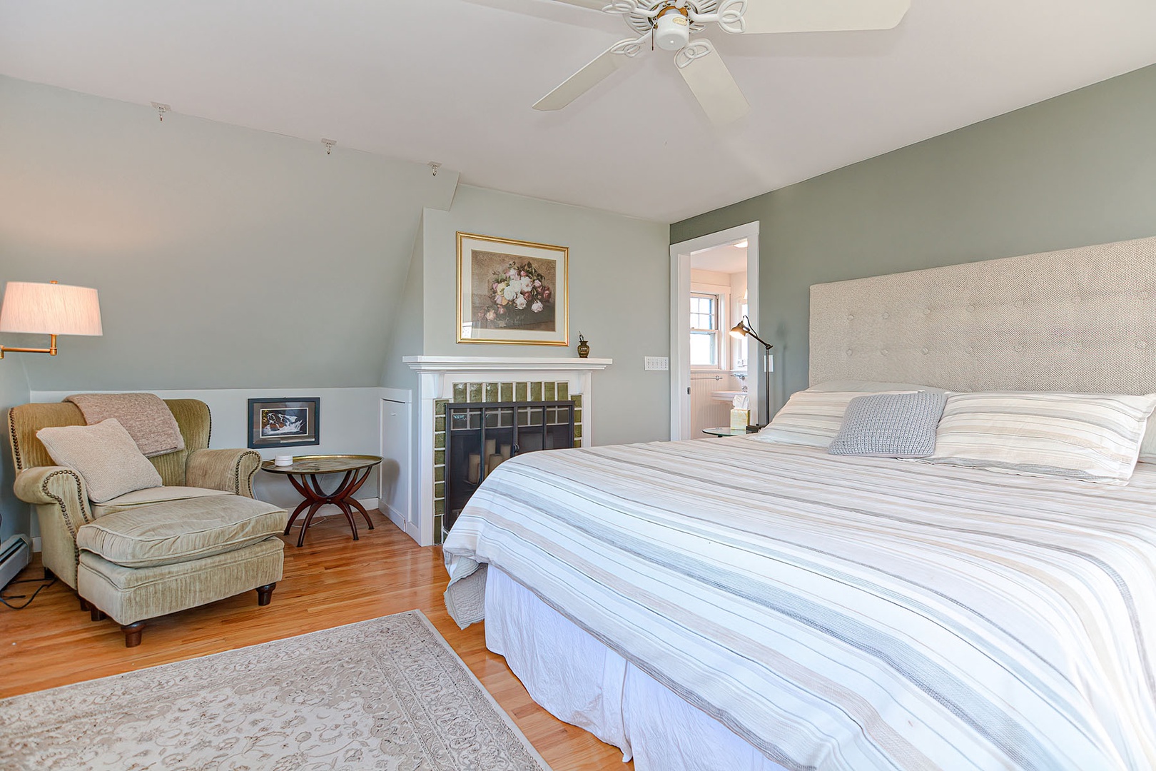 Spacious primary bedroom.