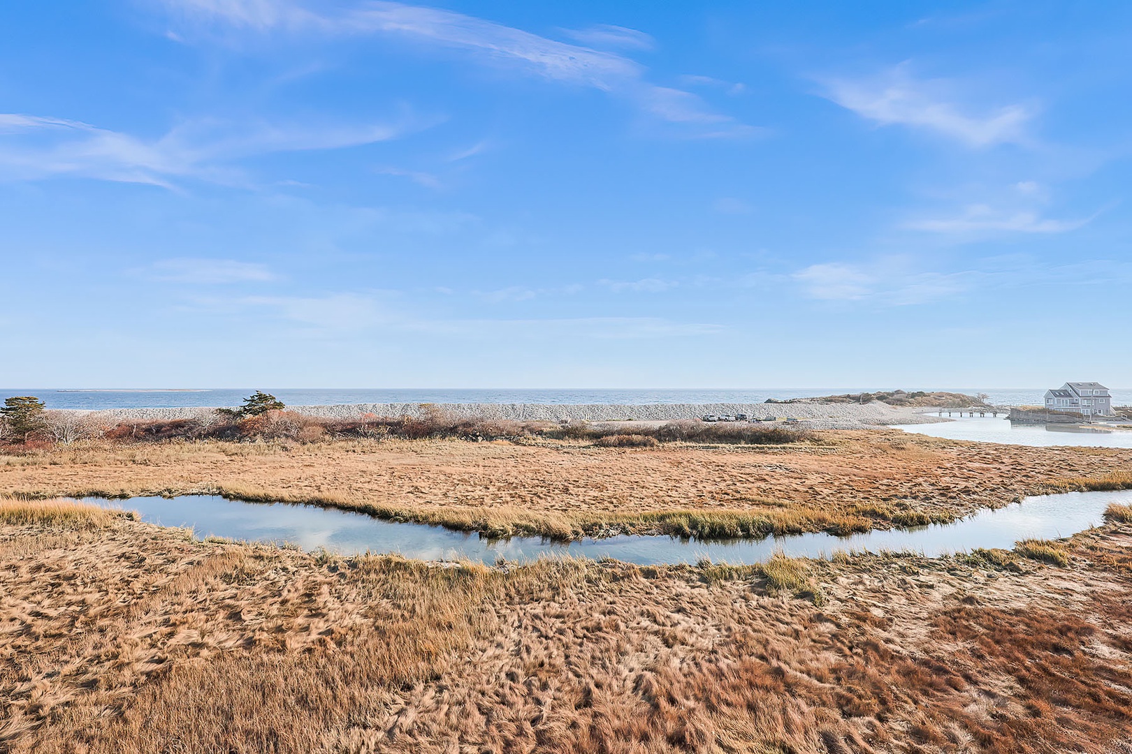 View of the Saratoga Creek.