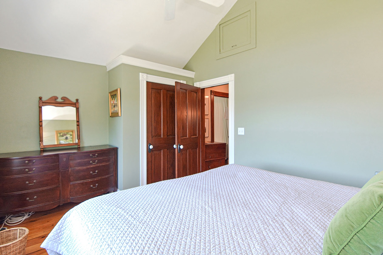 King bedroom with pond view and AC split