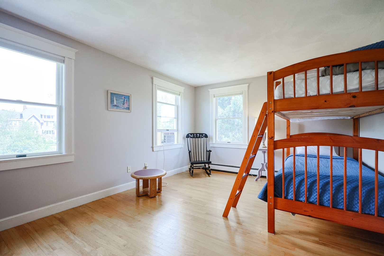Bedroom 3: Bunk beds.