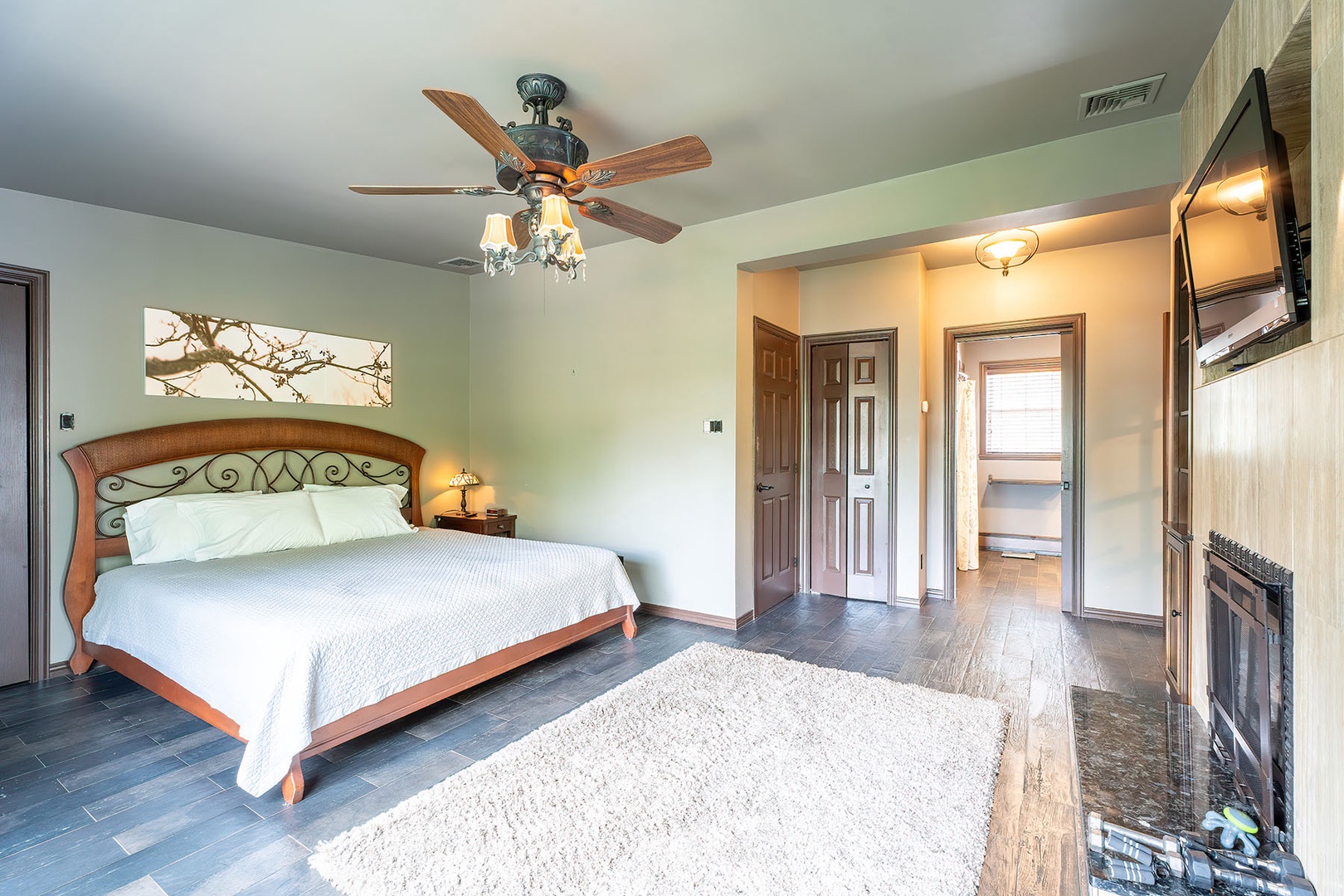 Primary King bedroom with ensuite bathroom