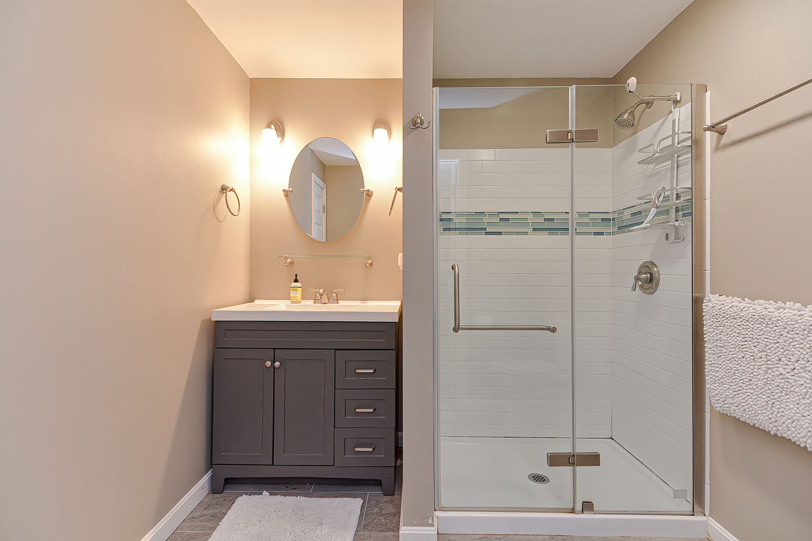 Great vanity mirror.