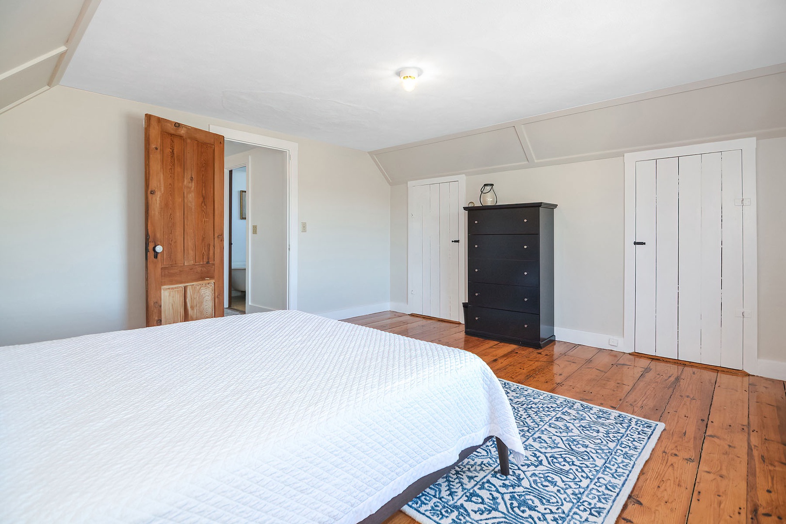 Primary Queen bedroom.