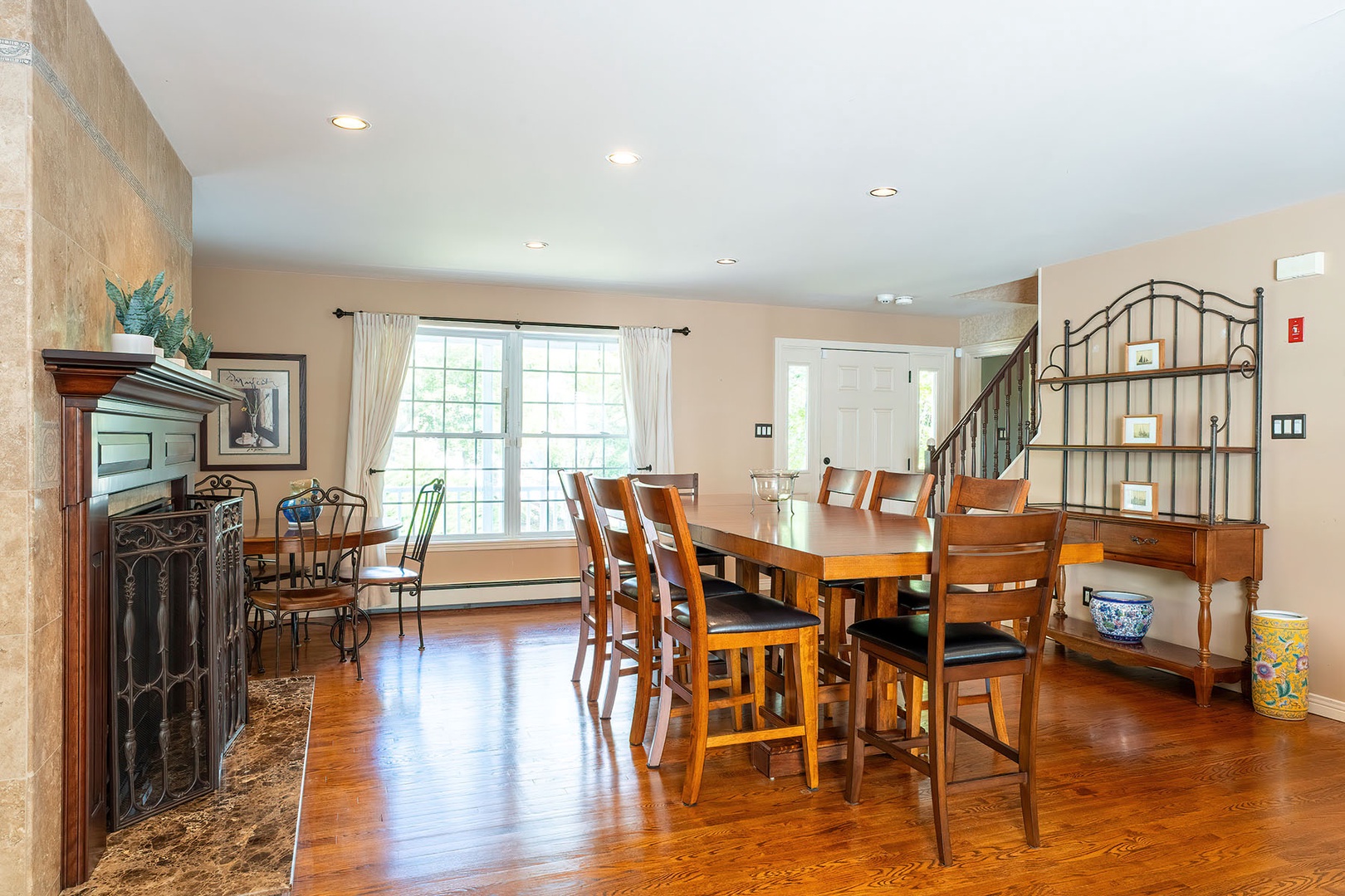 Dining room off the kitchen