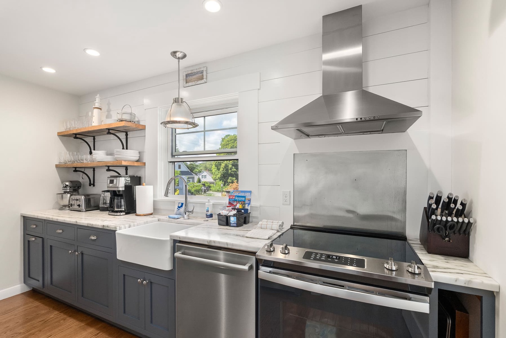 A fully equipped kitchen featuring modern appliances.