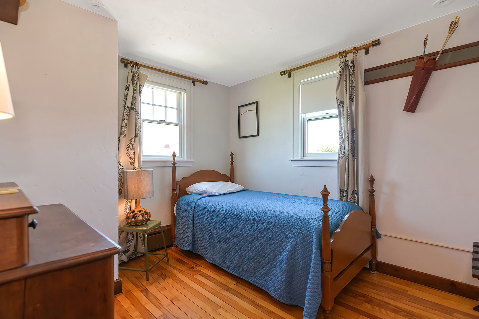 Twin bedroom on the mezzanine level.