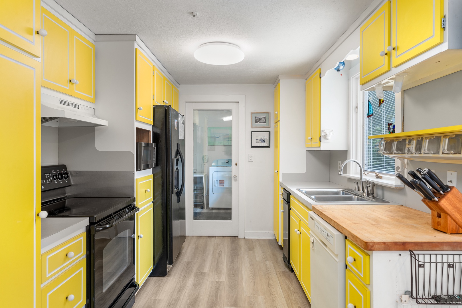 A fully-equipped modern kitchen.