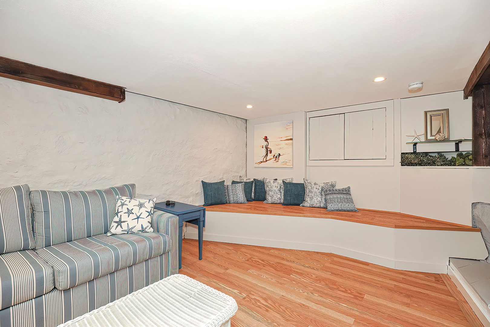 Plenty of seating for gathering with family and friends.