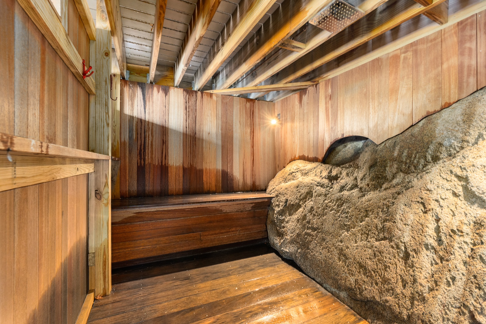 Large outdoor shower, ideal for rinsing off sandy feet.