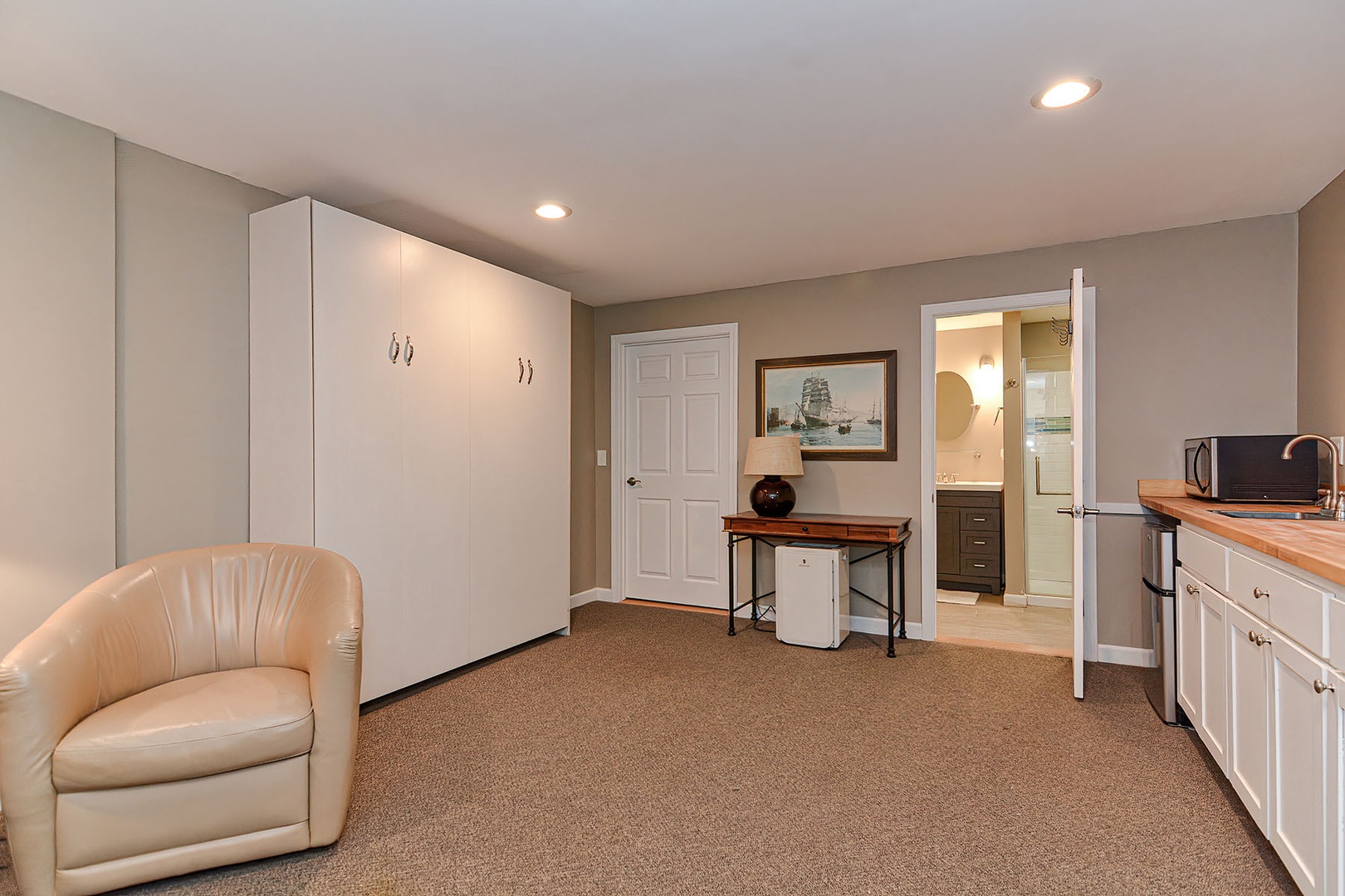 Lower level has a large suite.