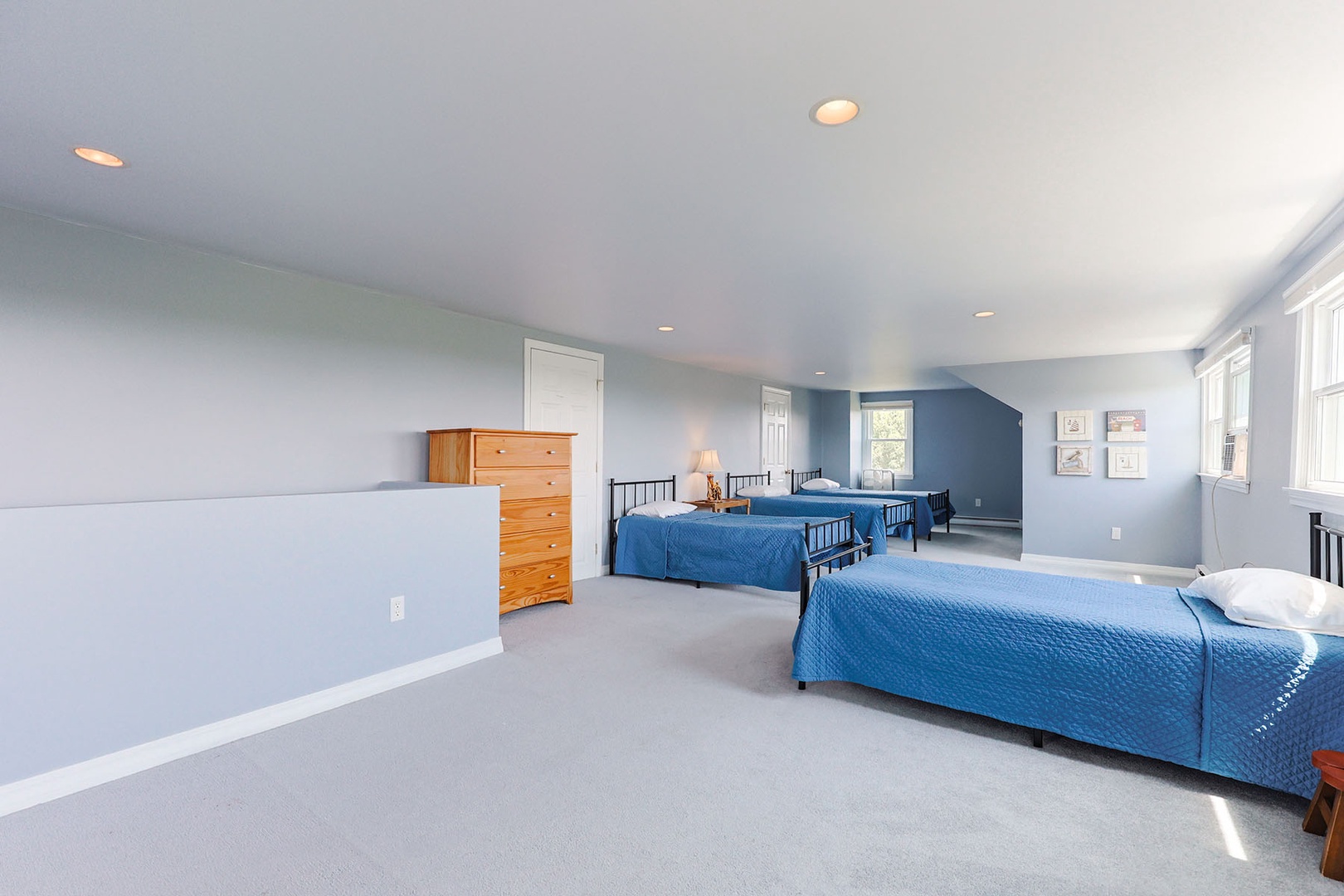 Bedroom 5: theres 4 twin beds in this room.