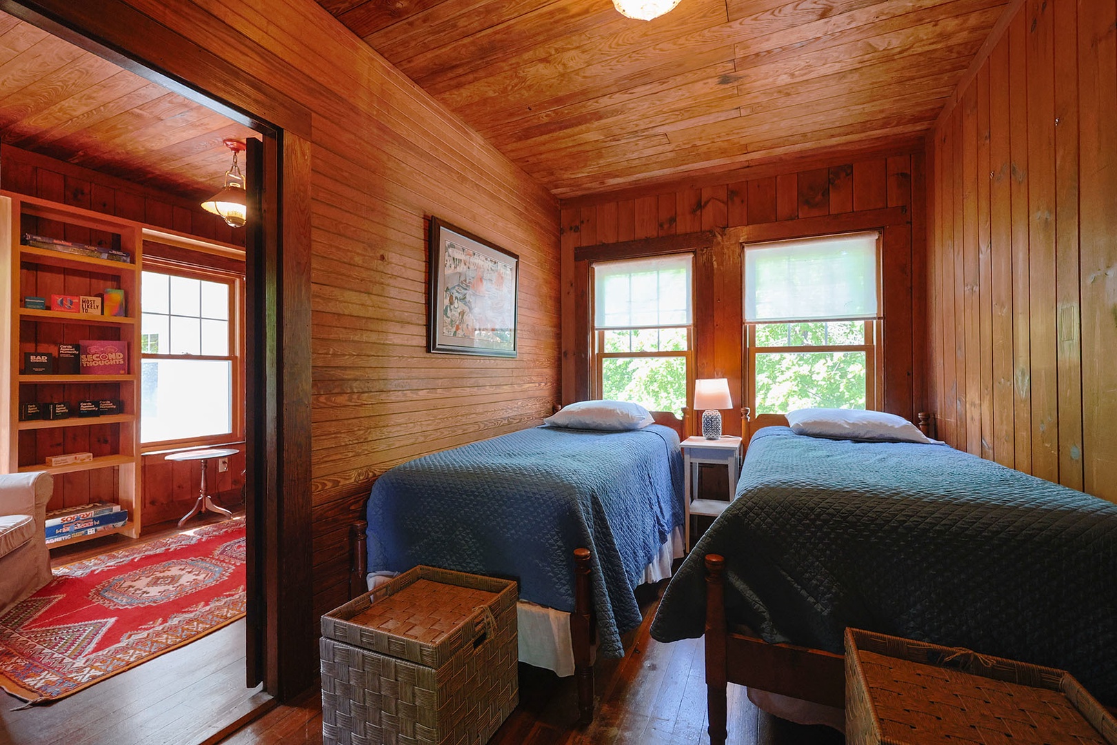 Twin Bed room with 2 twin beds