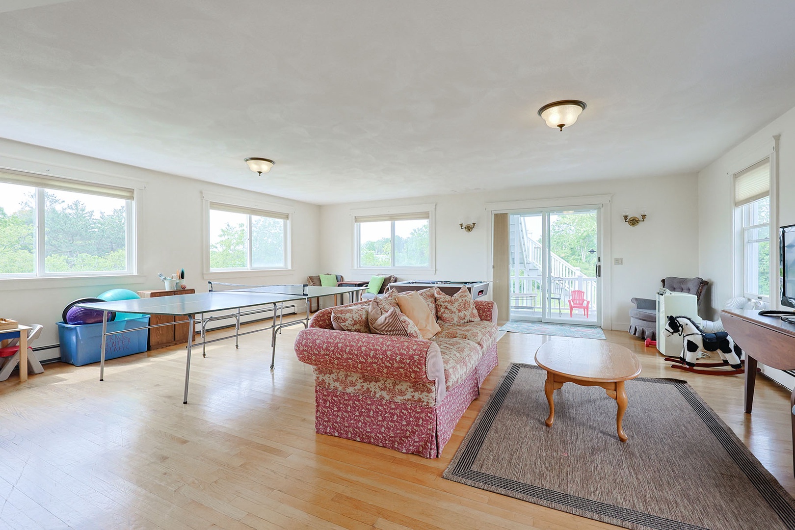 The spacious games room.