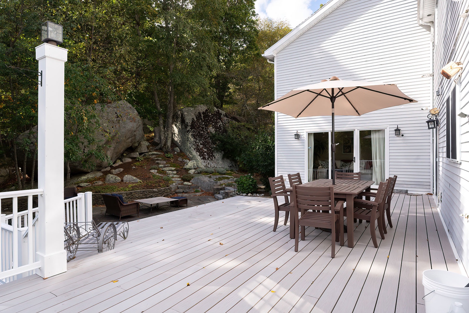 Spacious back deck