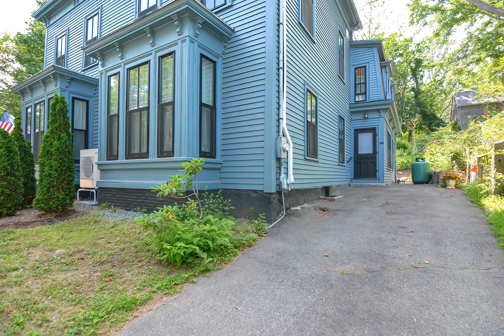 The driveway and front door to Pigeon Hill.