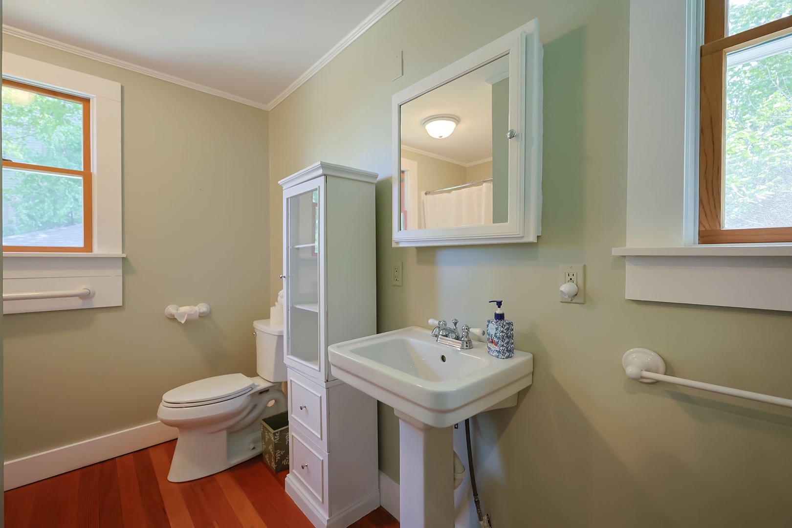 Full Bathroom