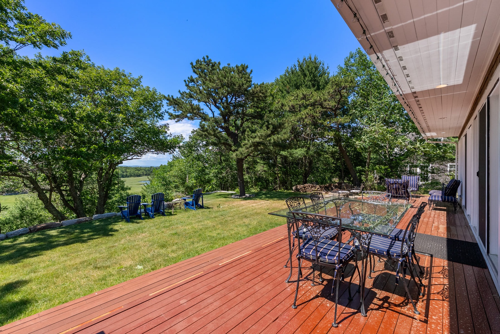 Plenty of space for outdoor dining.