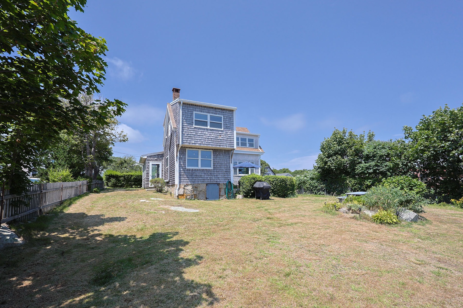 Large backyard of the house.