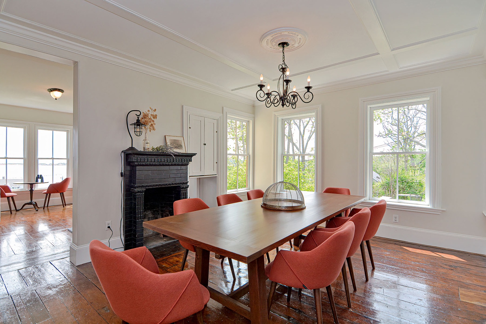 Comfortable dining room with plenty of light