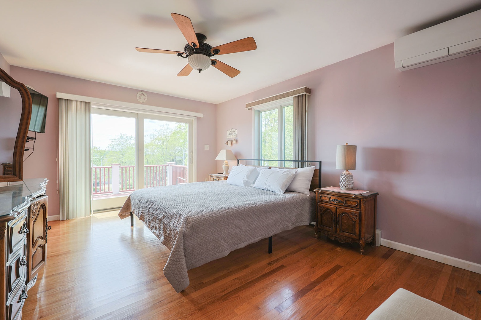 Second bedroom opens out to the deck